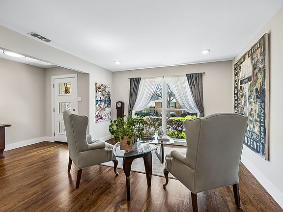 3rd image of 10919 Colbert Way