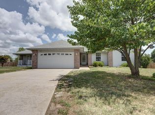 112 Sedona Ln, Willard, MO 65781