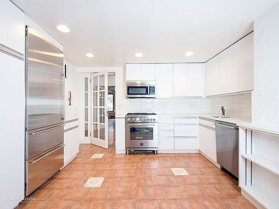 3rd image of 111 E 88th St APT 6B
