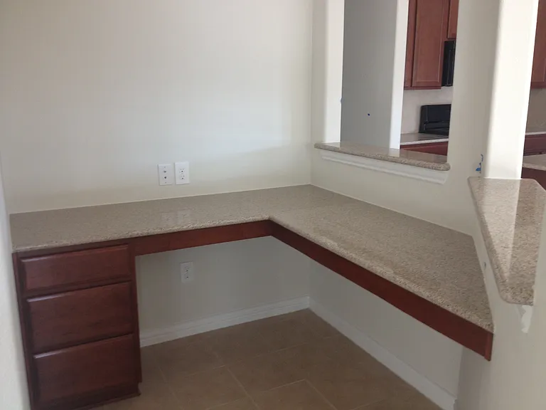 668 Hobie Point Dr — Photo 5