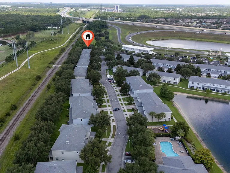 10612 Savannah Wood Dr — Photo 36