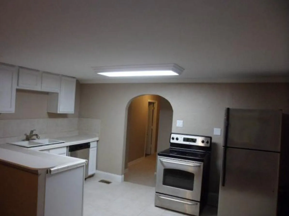 4 bed, 1600 sqft, $2,200 — Photo 3