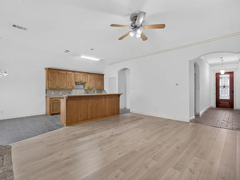 5709 Main St — Photo 4