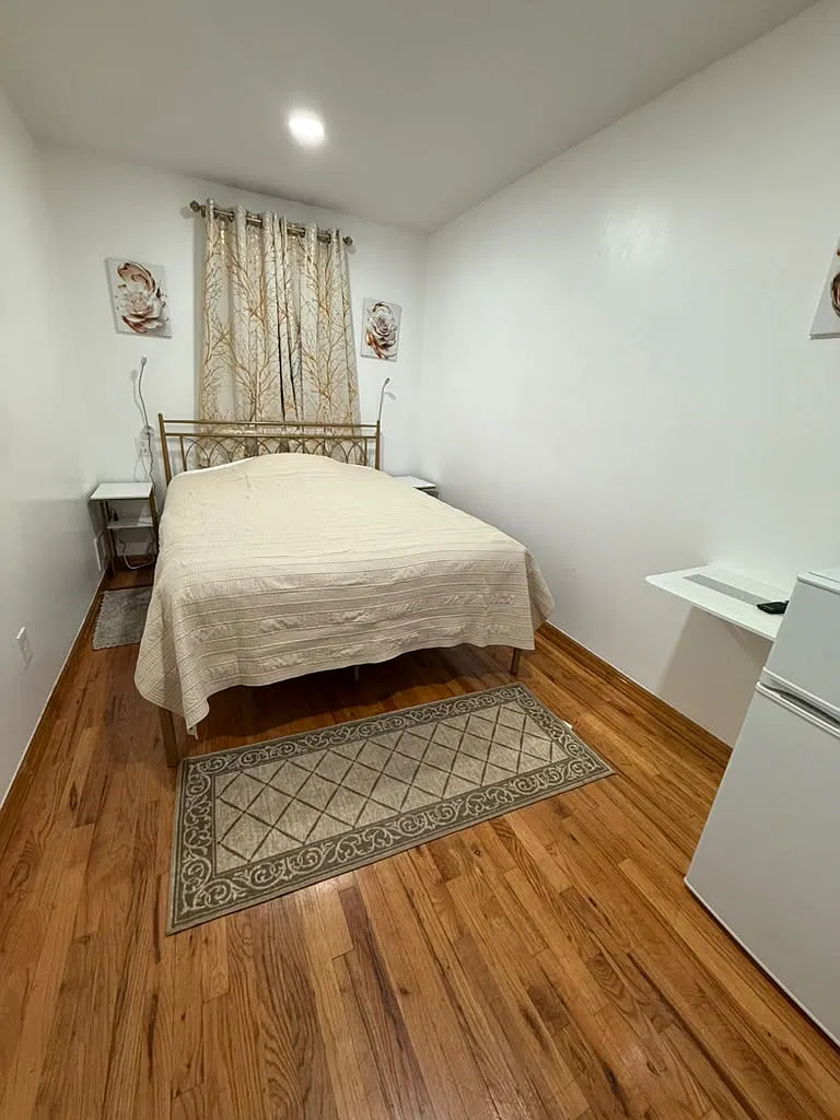 5 bed, 2397 sqft, $1,300 — Photo 1