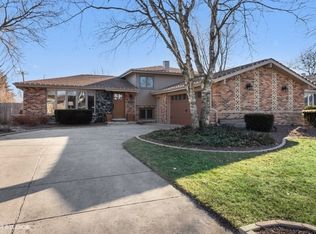 7105 Osage Ave, Downers Grove, IL 60516