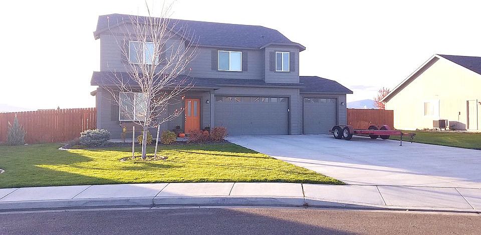 1st image of 1628 Crab Apple Cir