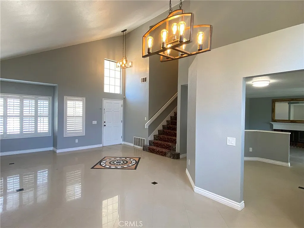 3 bed, 2.5 bath, 1745 sqft, $3,875 — Photo 3