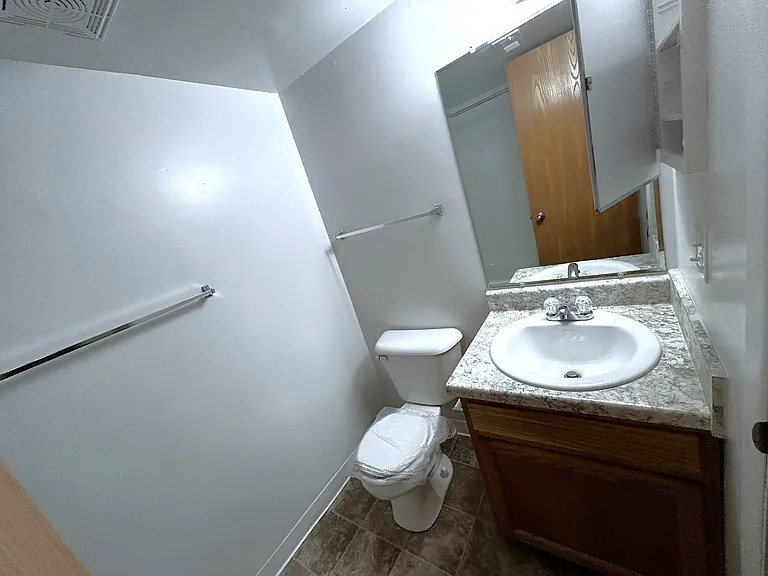 Charter Oaks Apartments — Photo 136