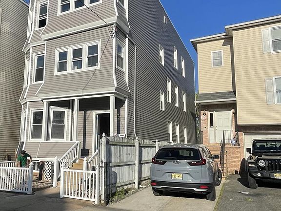 5th image of 189 Hillside Ave Floor 1