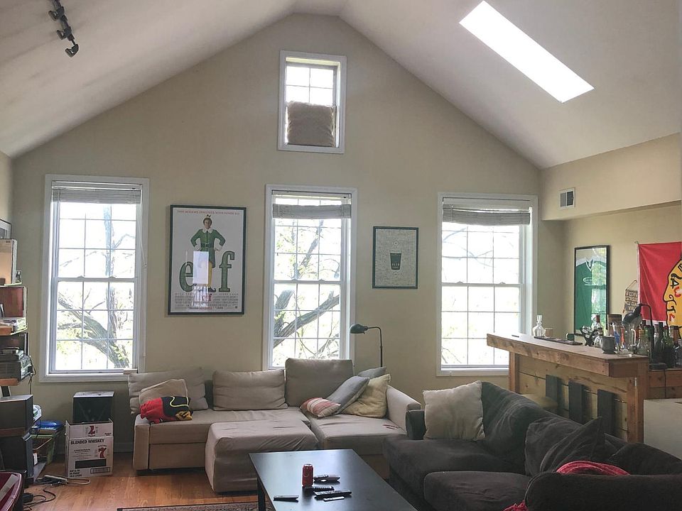 1st image of 1822 W Augusta Blvd APT 3