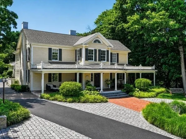 54 Lincoln St, Hingham, MA 02043