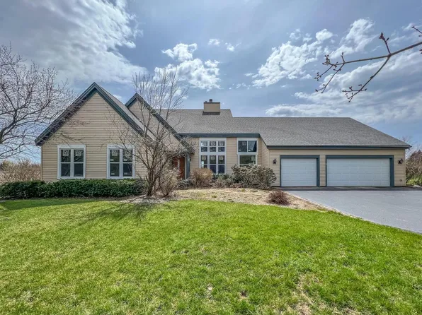 W1461 Maureen COURT, Lake Geneva, WI 53147