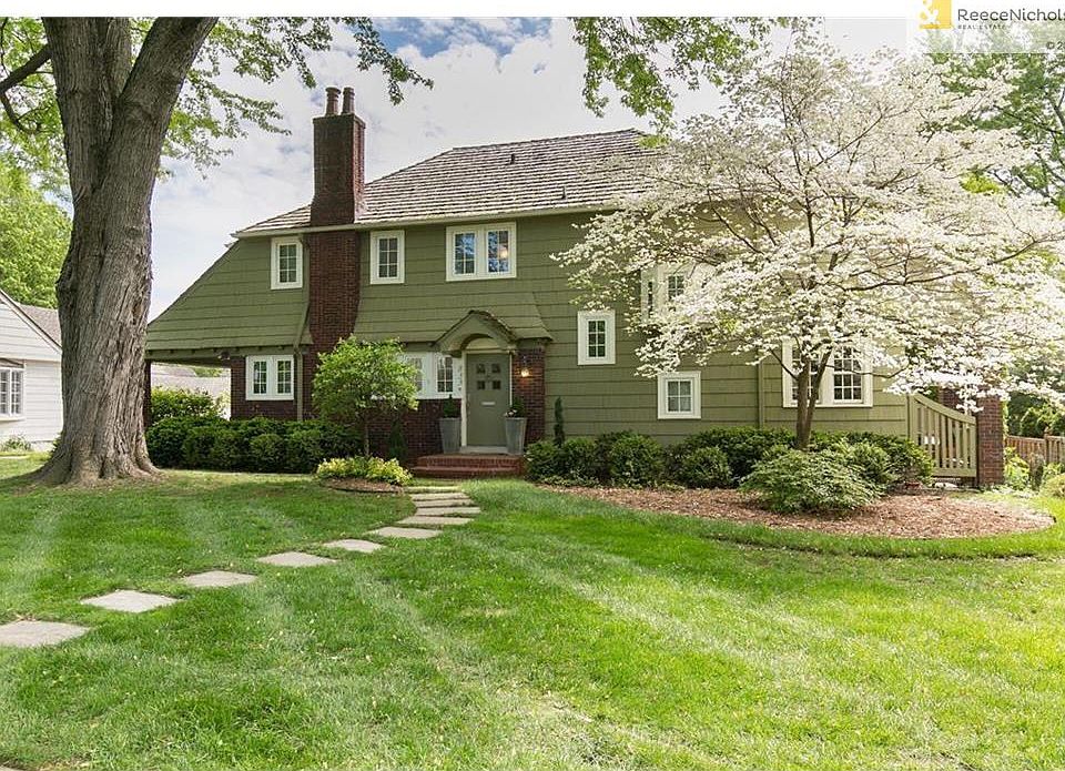 833 W. 59th Terr., a wonderful location.