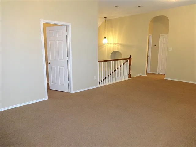 9501 Navarro St — Photo 10