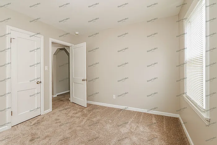 1512 Sharon Dr — Photo 8