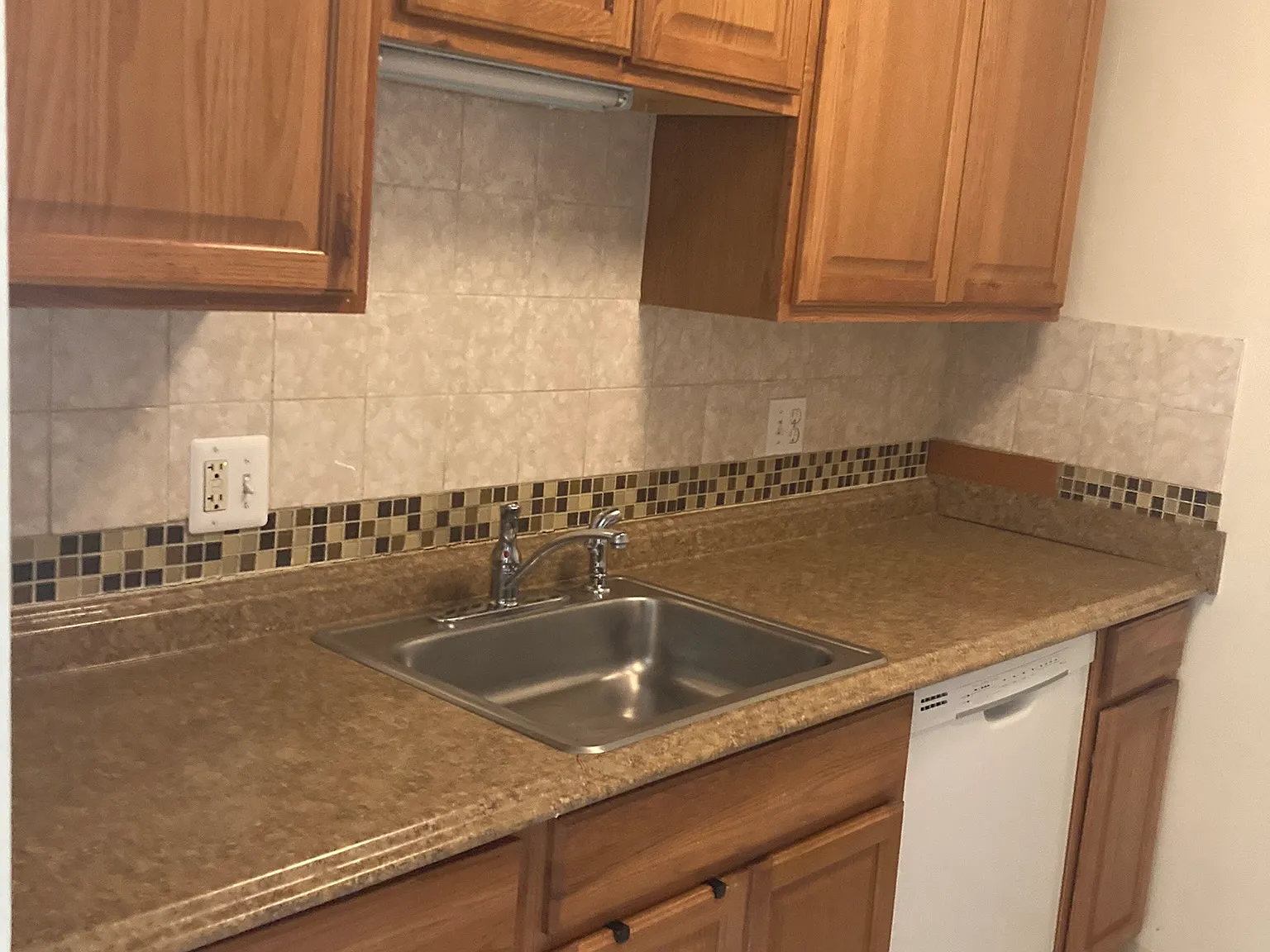 2 bed, 9999 sqft, $2,800 — Photo 2
