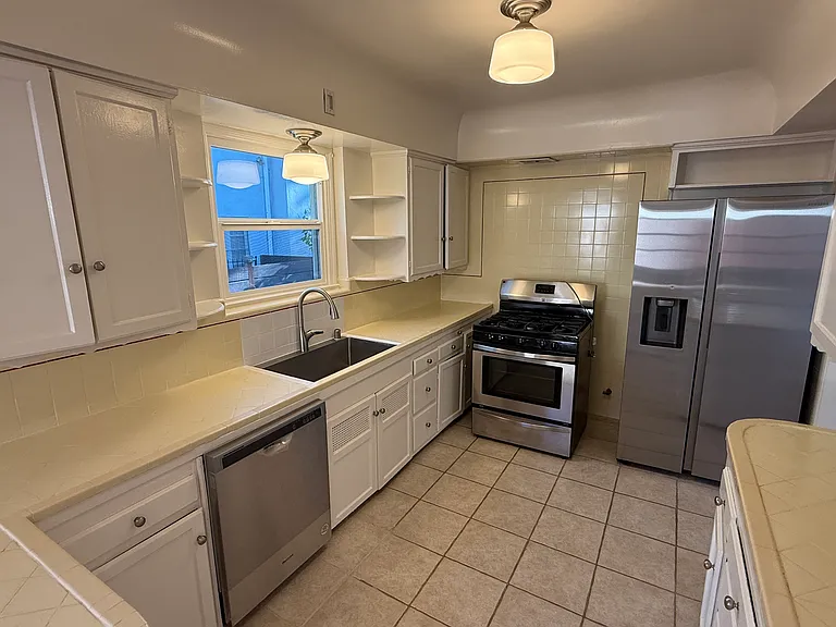 2516 Lyric Ave — Photo 9