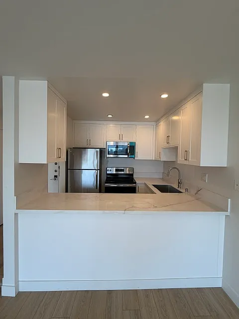 Bellagio Apartments — Photo 1