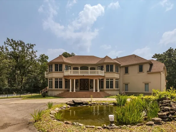 872 Rosedale Ter, Crete, IL 60417