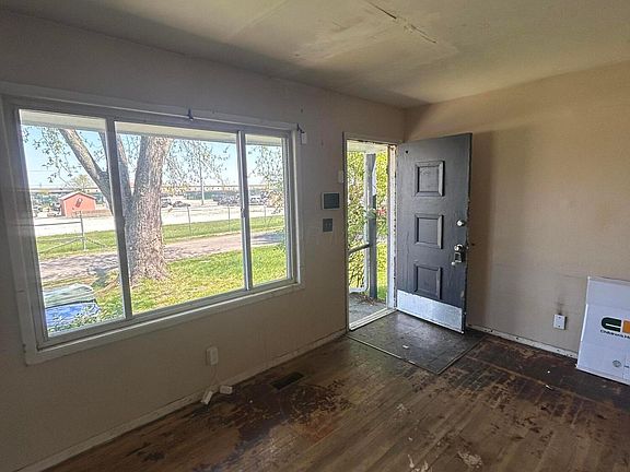 3rd image of 3341 Maryland Ave