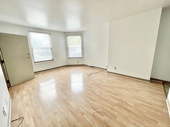 5th image of 1718-34 E Lafayette Pl #1718-01