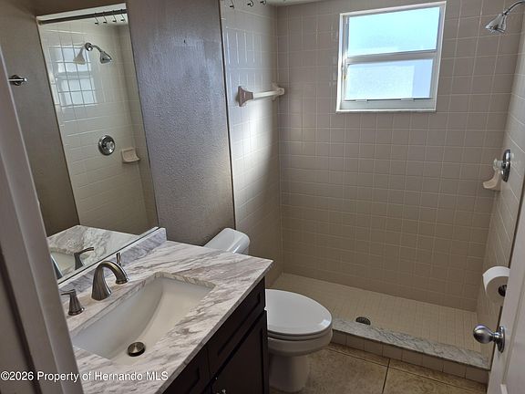 5th image of 14186 Oak Knoll St