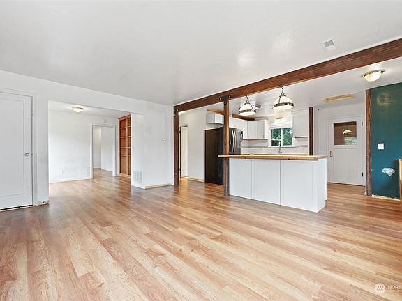 3rd image of 28202 68th Avenue NW