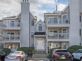 30 Quartz Ln, Paterson, NJ 07501