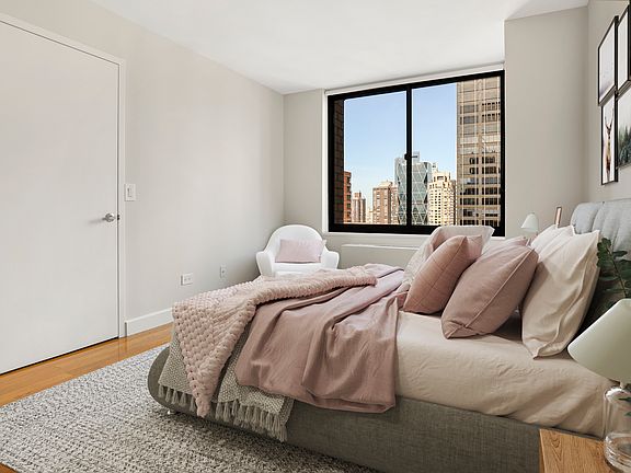 5th image of 235 W 48th St APT 35A