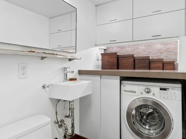 133 East 15th Street image 7 of 10