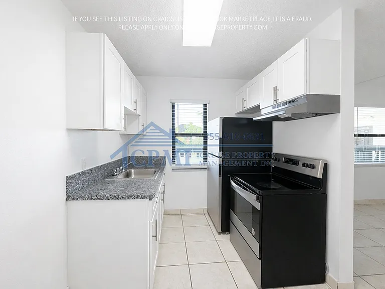 Riverside Manor/N'ice Apartments - 889 Riverside Drive, Ft. Lauderdale, FL 33312 — Photo 16