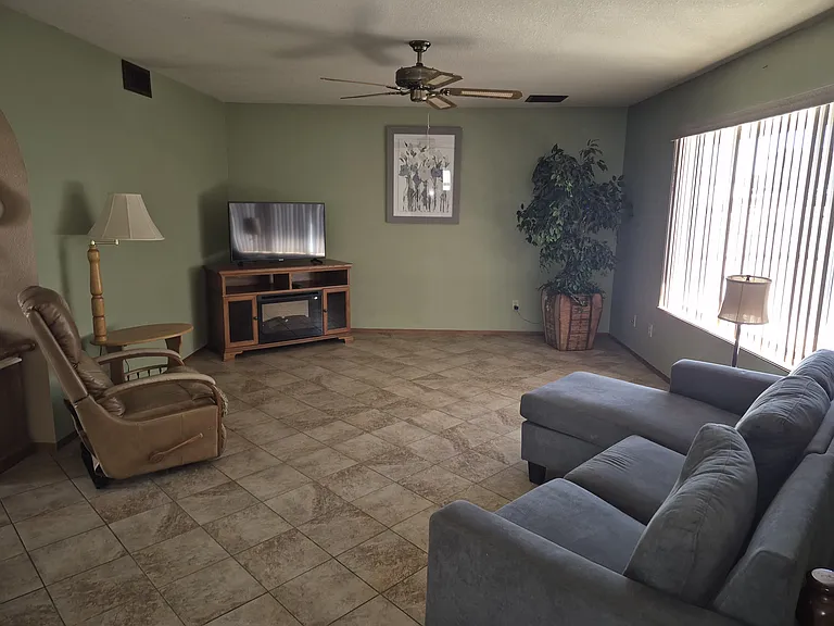 145 Sunray Dr — Photo 3