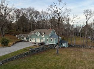 4177 Post Rd APT 3, East Greenwich, RI 02818