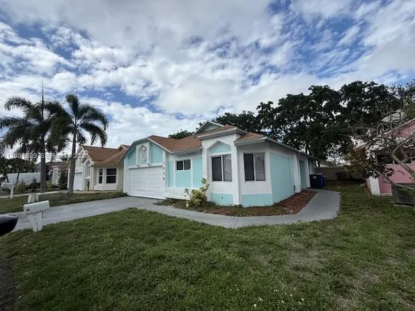 1034 W Jasmine Ln, Pompano Beach, FL 33068