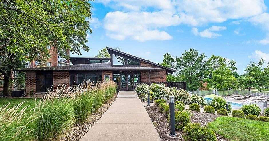 Clubhouse & Leasing Office