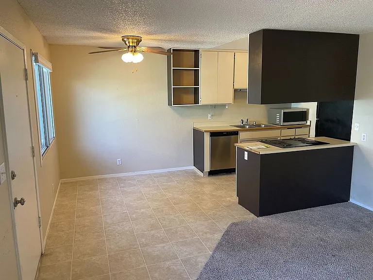 458 Nord Ave #12 — Photo 4