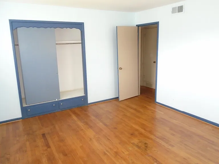 3600 N Prospect Ave — Photo 7