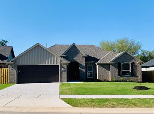 450 W Tyler Rd, Farmington, AR 72730