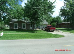1015 W Polk Ave, Charleston, IL