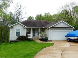 8 Comanche Trl, Malvern, OH 44644