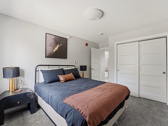 5th image of 2440 SW 9th St Unit 3