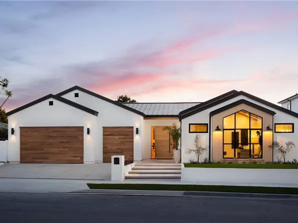 1453 Galaxy Dr, Newport Beach, CA 92660