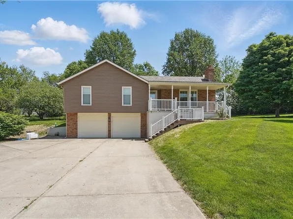 33 Woodson Ave, Camden Point, MO 64018