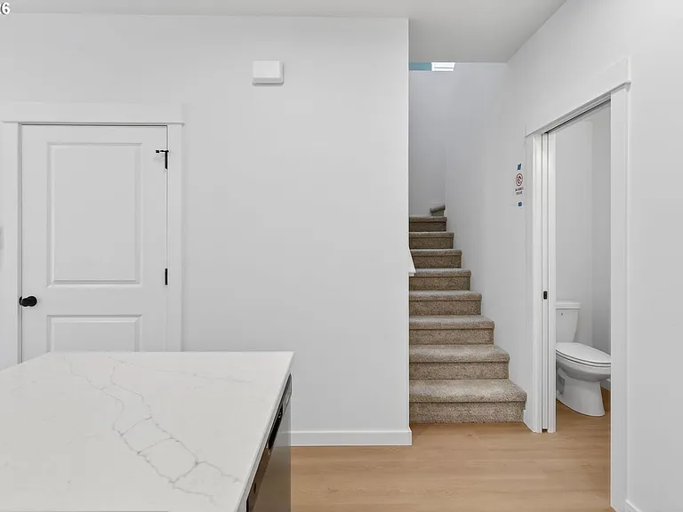 4063 SW McKinley St — Photo 11