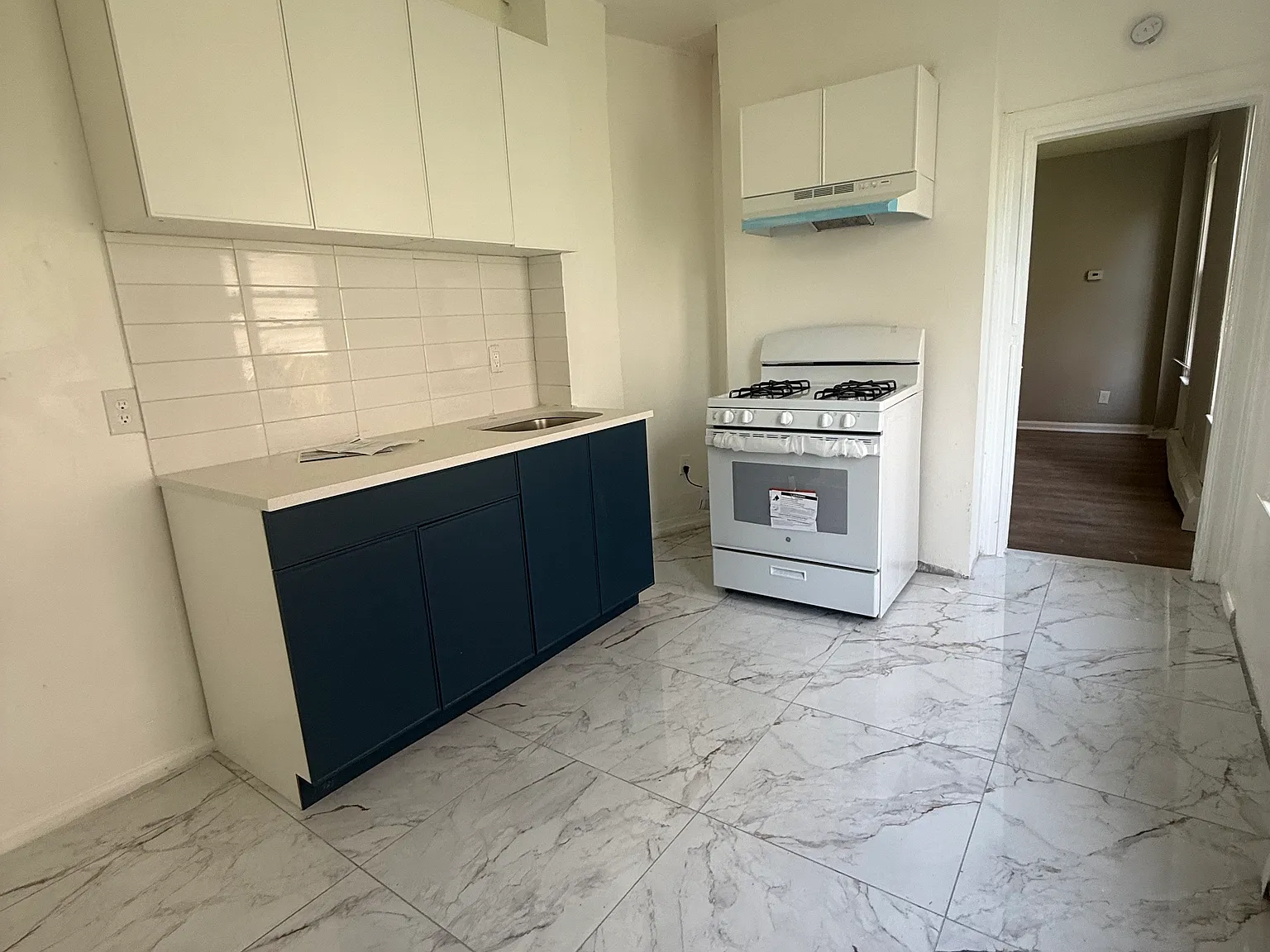 3 bed, $2,150 — Photo 1