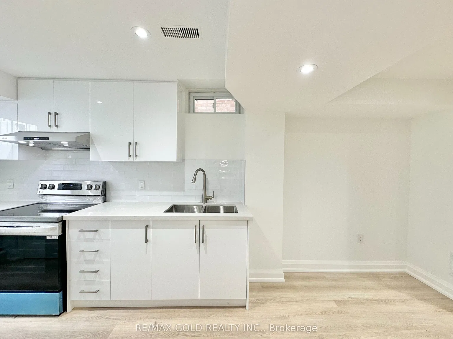 1 bed, $1,699 — Photo 2