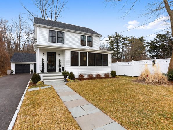 38 Pleasant St, Cos Cob, CT 06807