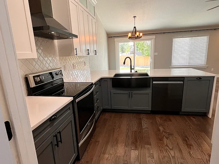 3015 Summit Ct — Photo 6