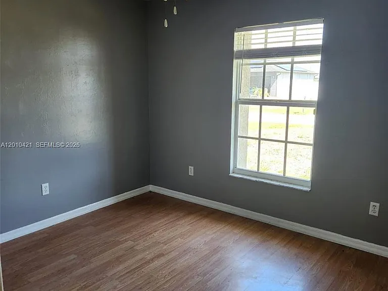 316 NE 7th St — Photo 17