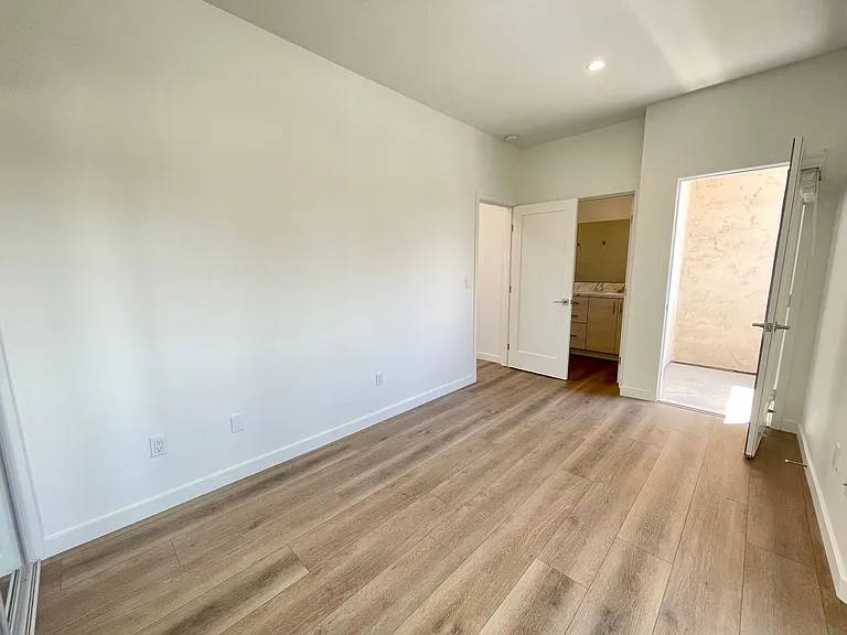 Beautifully Renovated Property perfectly situated between North Park and Normal Heights! — Photo 10